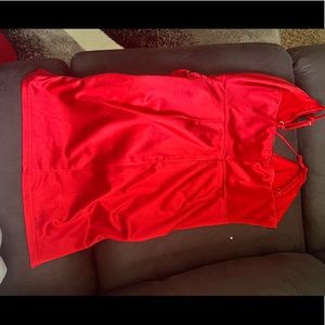 Sexy red elegant dress above the knees. Never worn before, shapes your body!